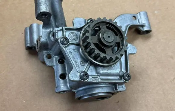Ford Focus Oil pump JBA1A CM5G-6600-DC