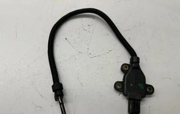 Volkswagen Touareg II Turbo charger electric actuator 05A927321E