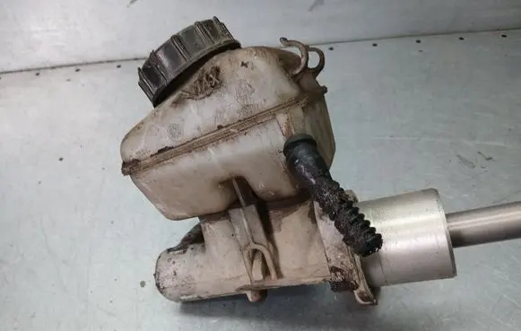 Opel Astra G Master brake cylinder