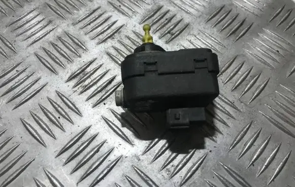 Headlight level adjustment motor