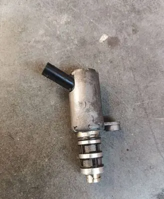 Audi A4 S4 B9 Oil pressure sensor 06M115393D