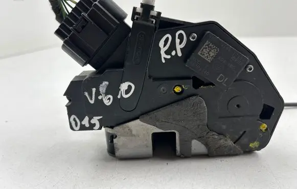 Volvo V60 Front door lock