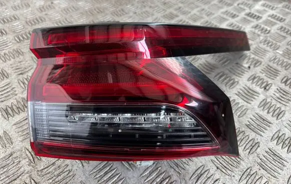 Nissan Qashqai J12 Rear/tail lights