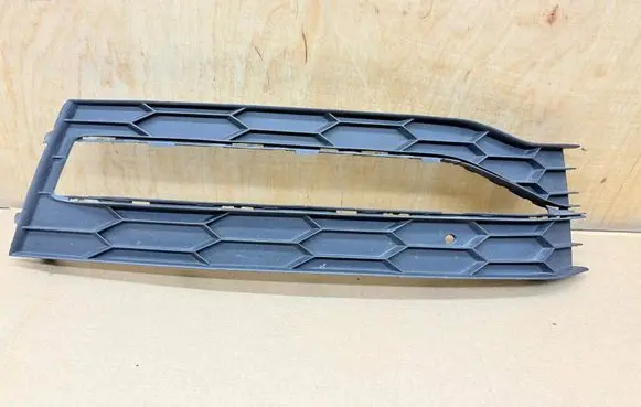 Skoda Superb B8 (3V) Front bumper lower grill 3V0853666B