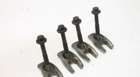 Nissan Juke I F15 Fuel Injector clamp holder