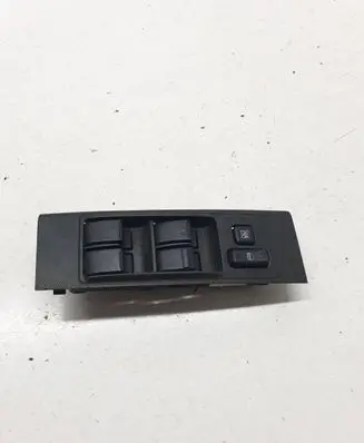 Toyota Corolla Verso AR10 Electric window control switch 848200F010