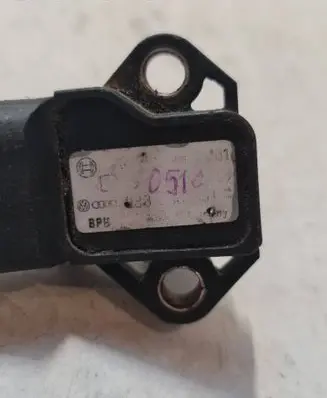 Volkswagen Golf IV Air pressure sensor 0281002401 038906051C