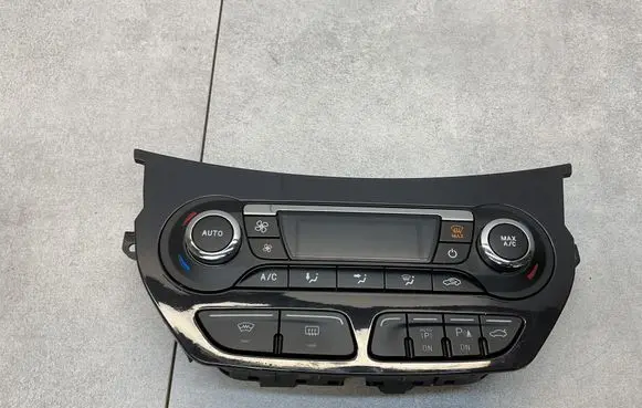 Ford Kuga II Climate control unit DV4T18C612AB