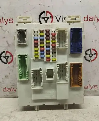 Ford Kuga II Fuse module 010012 30S50E213P06