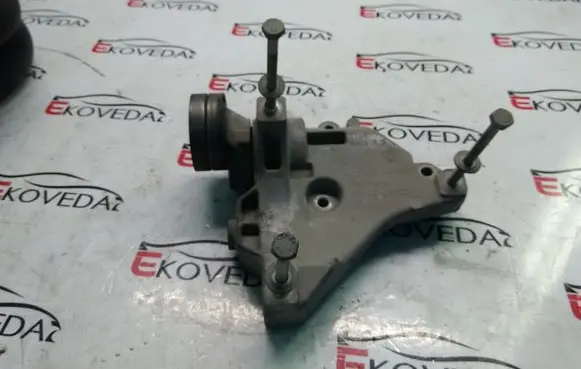 Volkswagen Touran I Generator/alternator bracket 03C903143B