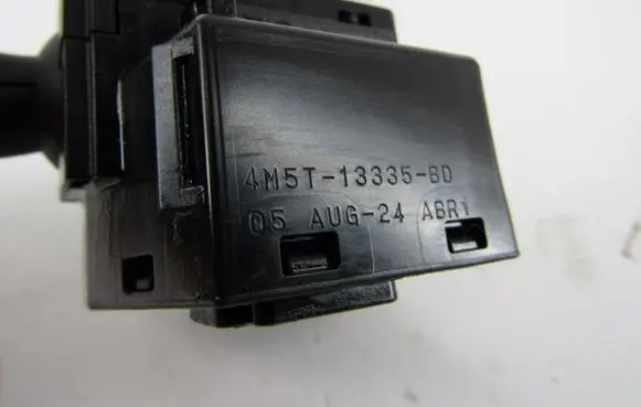 Ford Focus Light switch 17D9401