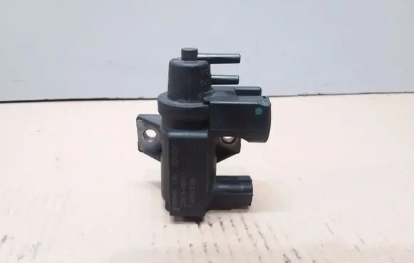 Toyota RAV 4 (XA30) Vacuum valve 258190R011