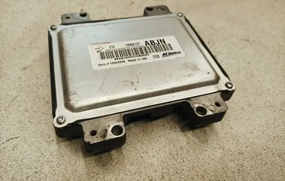 Opel Astra J Engine control unit/module 12654137 12643636 86ABJNK0233806B5