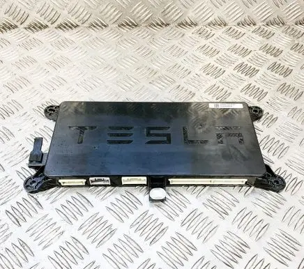 Tesla Model X Door control unit/module 104390010D