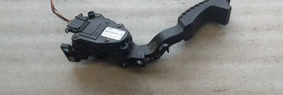 Renault Laguna II Accelerator throttle pedal 8200002904