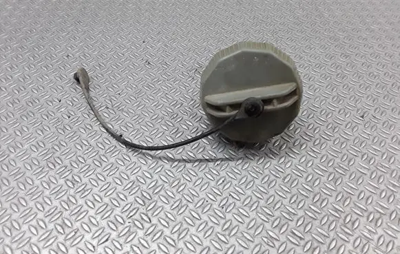 Mitsubishi L200 Fuel tank filler cap 