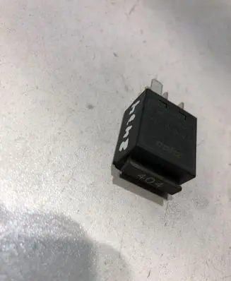 Volkswagen PASSAT B6 Other relay 7M0951253C