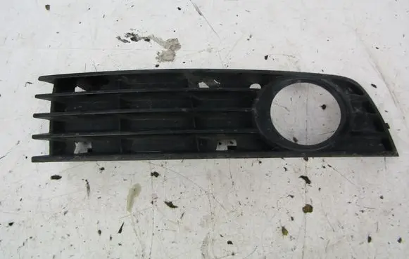 Audi A4 S4 B6 8E 8H Front fog light trim/grill 
