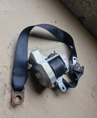 Citroen C1 Front seatbelt
