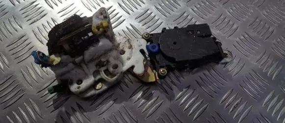 Subaru Forester SF Front door lock