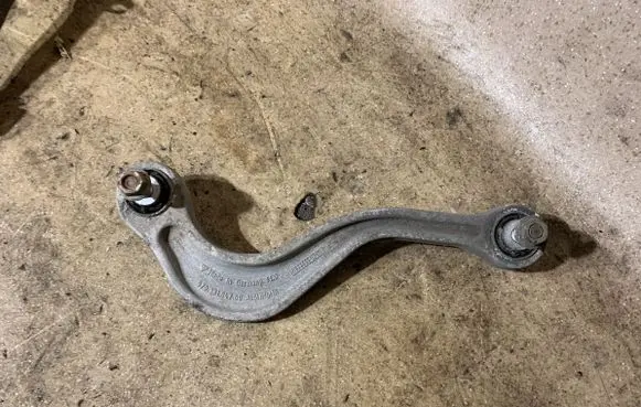 Rear upper control arm/wishbone