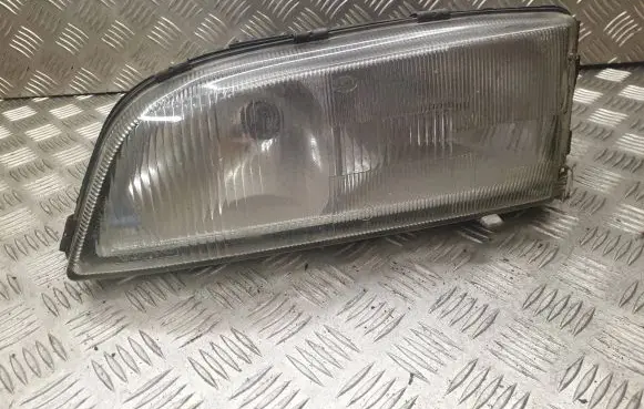 Volvo S70 V70 V70 XC Headlight/headlamp 04HCR02A