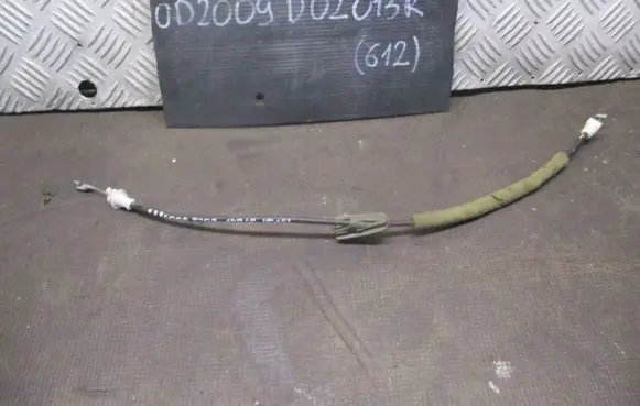 Peugeot 5008 Front door cable line 