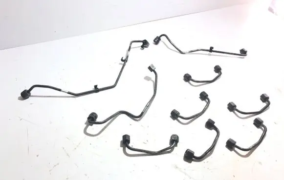 Volkswagen Touareg I Fuel injector supply line/pipe 