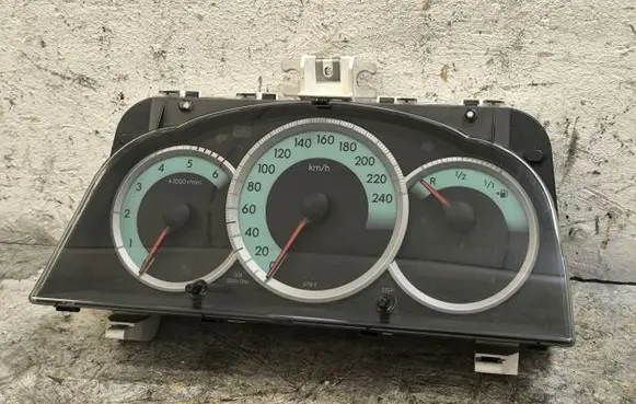 Toyota Corolla Verso AR10 Speedometer (instrument cluster) 838000F092