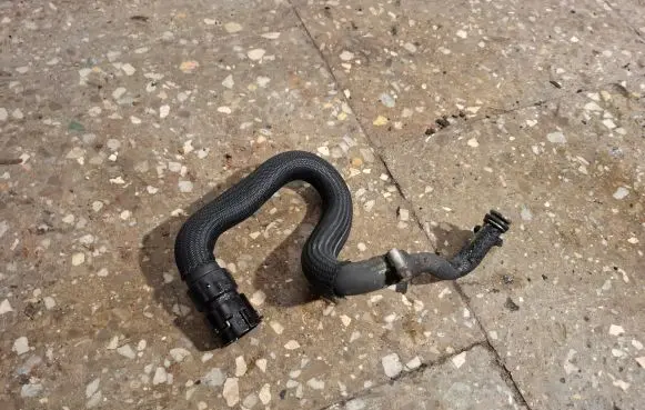 Volvo XC60 Intercooler hose/pipe 500223