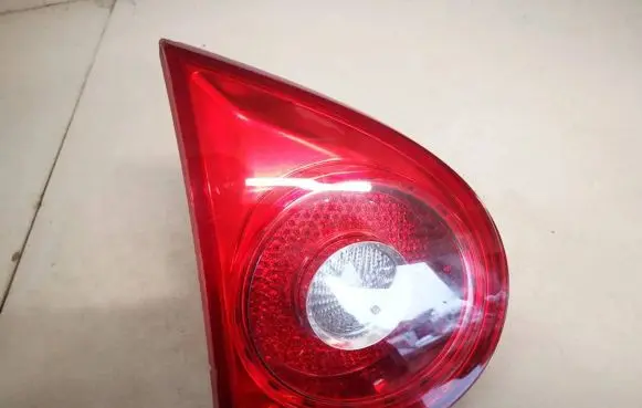 Tailgate rear/tail lights