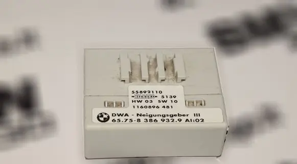 BMW 5 E39 Yaw turn rate sensor 8386932