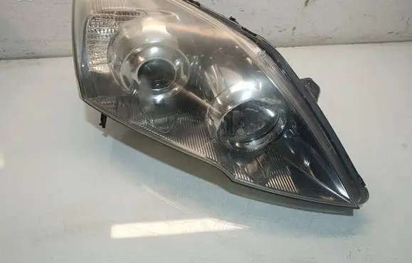 Honda CR-V Headlight/headlamp 