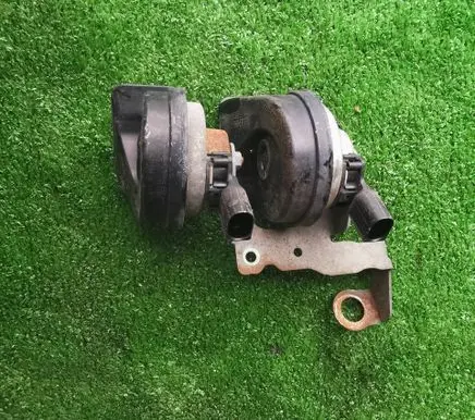 Audi A3 S3 8P Horn signal 8P0951221C 8P0951223C