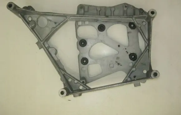 Volkswagen Transporter - Caravelle T6 Engine mounting bracket 04L145160C