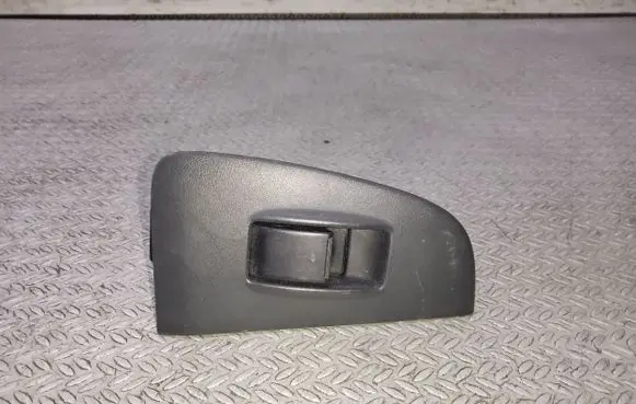 Toyota Avensis T250 Electric window control switch 7423105140
