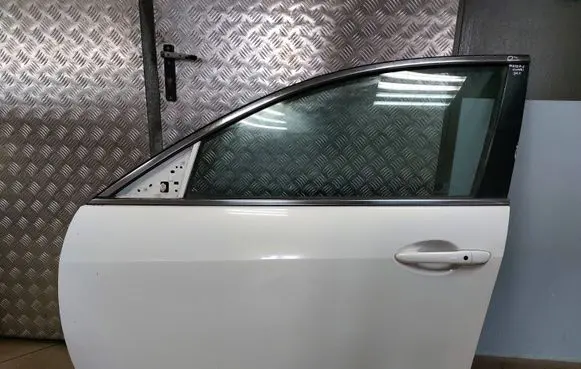 Mazda 6 Front door
