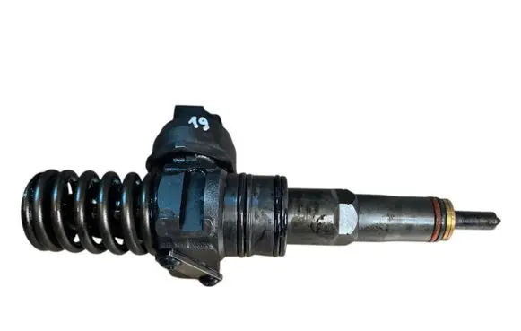 Skoda Octavia Mk2 (1Z) Fuel injector 038130073AG 0414720215 0414720265