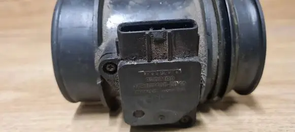 Volvo V70 Mass air flow meter 9202199