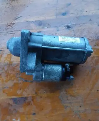 Peugeot 208 Starter motor 9830507480
