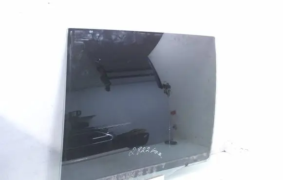 Volvo XC90 Rear door window glass As2
