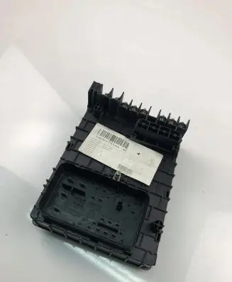 Volkswagen PASSAT B6 Fuse module 3C0937125A