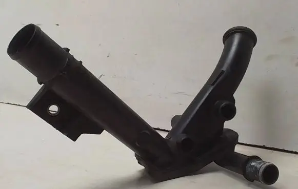 Renault Scenic III - Grand scenic III Engine coolant pipe/hose 8200552604 466GF3 4653