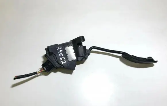 Toyota Avensis T270 Accelerator throttle pedal 7811005021 78110-05021