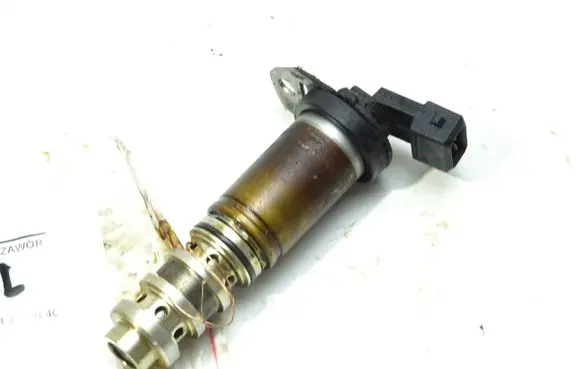BMW 7 F01 F02 F03 F04 Valve 7561265
