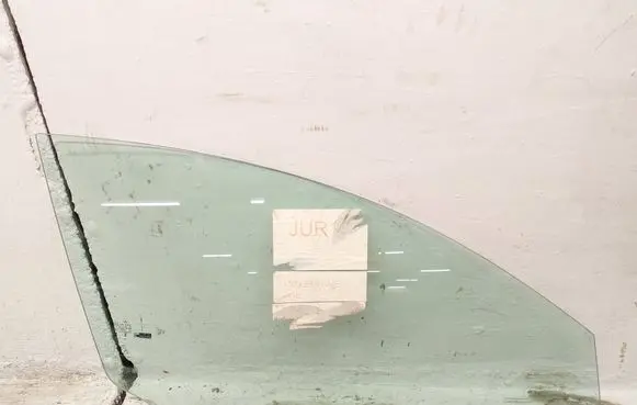 Mercedes-Benz CLA C118 X118 Front door window glass four-door 