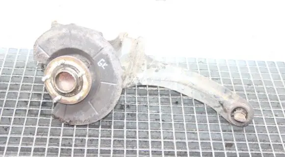 Mazda 5 Rear wheel hub