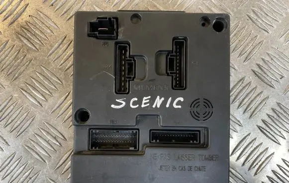 Renault Scenic I Fuse module 8200029342B S108502510F 01024