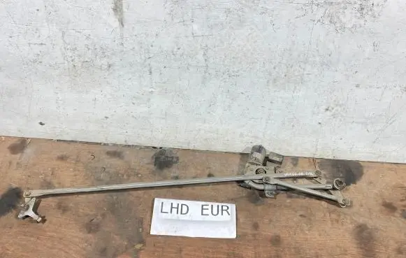 Front wiper linkage and motor