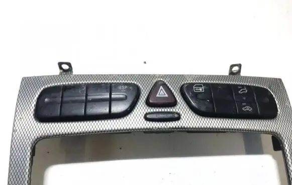 Mercedes-Benz C W203 Hazard light switch 2038218879 3306570401